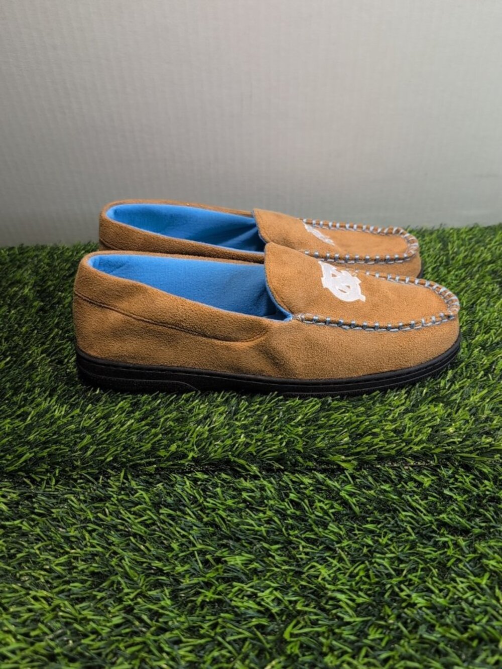 Men's ZooZatz North Carolina Tar Heels Moccasin Slippers Size Mens 9/10